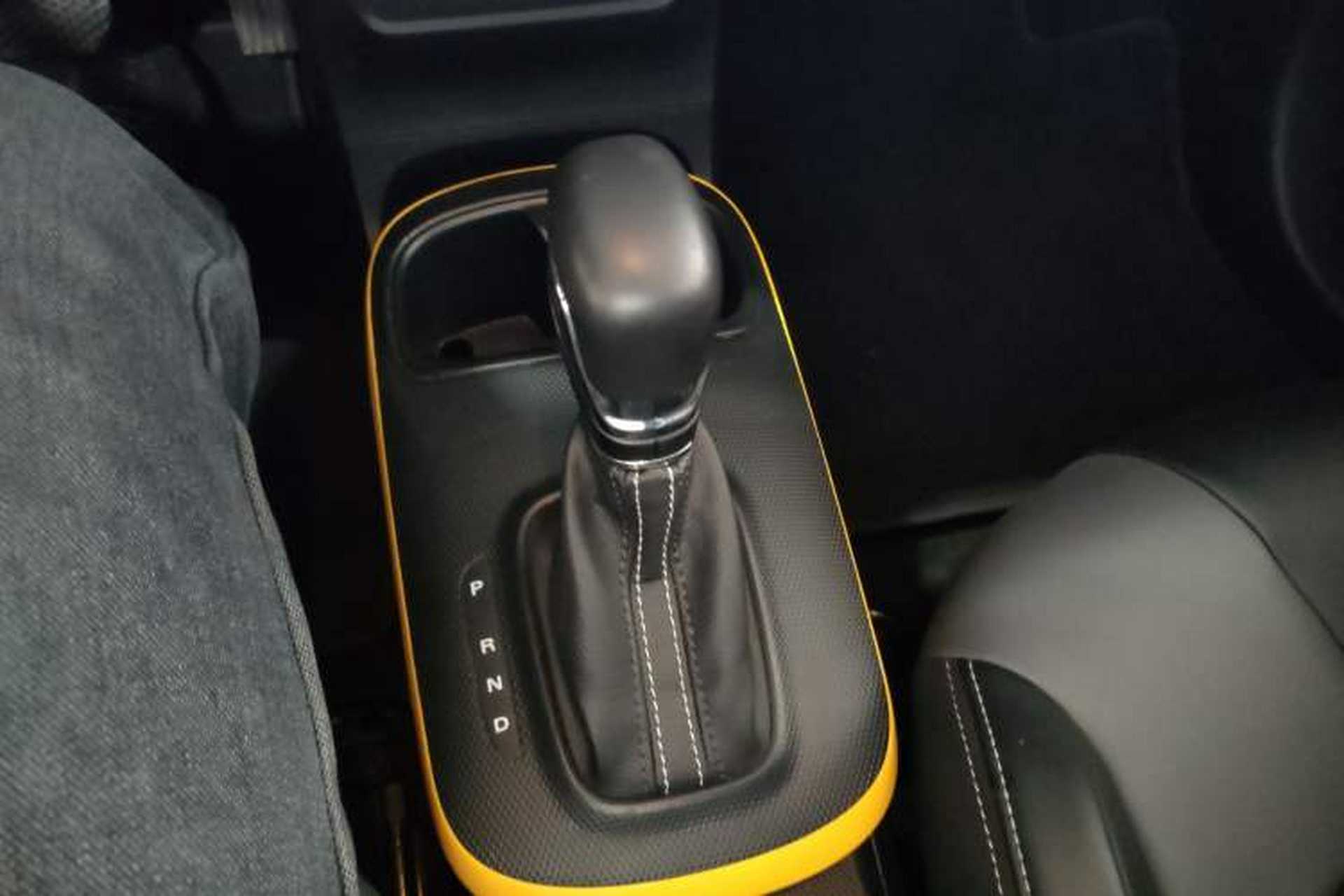 Used Roewe Clever 2022 311km QiQi BoBo Edition Gear Lever