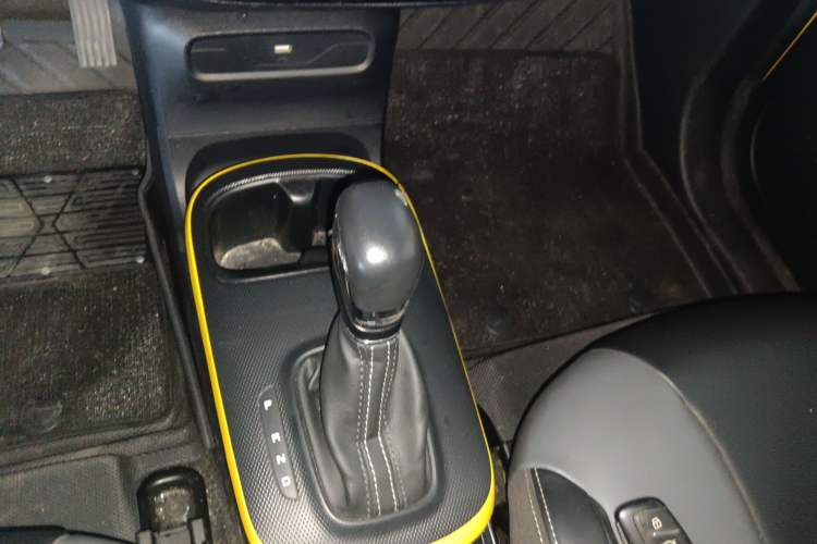 Used Roewe Clever 2022 311km QiQi BoBo Edition Gear Lever