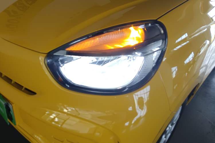 Used Roewe Clever 2022 311km QiQi BoBo Edition Left Front Headlight