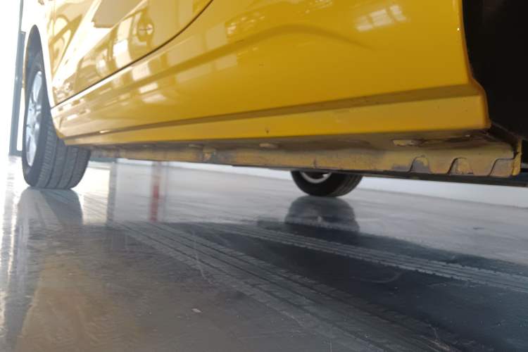 Used Roewe Clever 2022 311km QiQi BoBo Edition Left Side Sill