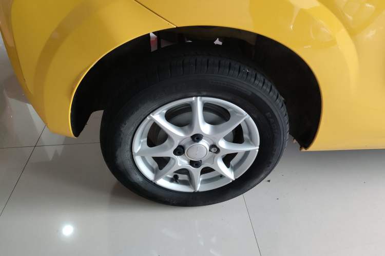 Used Roewe Clever 2022 311km QiQi BoBo Edition Right Rear Wheel Hub