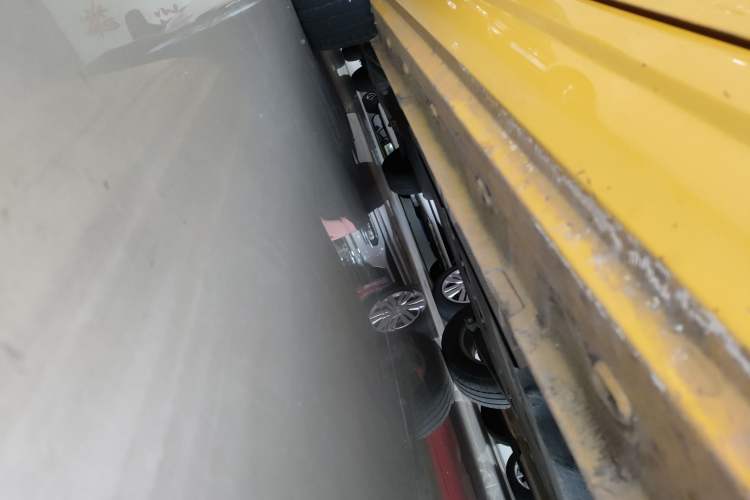 Used Roewe Clever 2022 311km QiQi BoBo Edition Right Side Sill