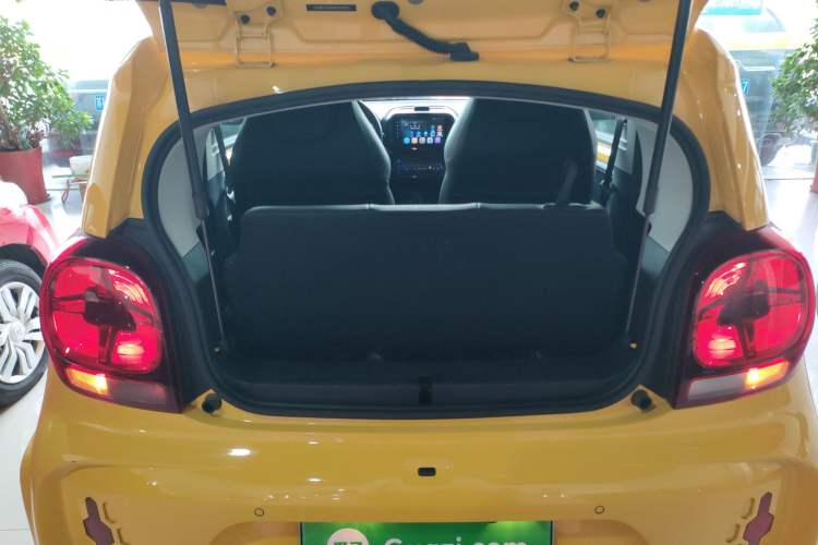 Used Roewe Clever 2022 311km QiQi BoBo Edition Trunk