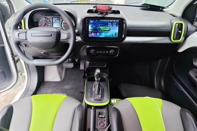 Used Roewe Clever 2020 Urban Style Edition Center Console