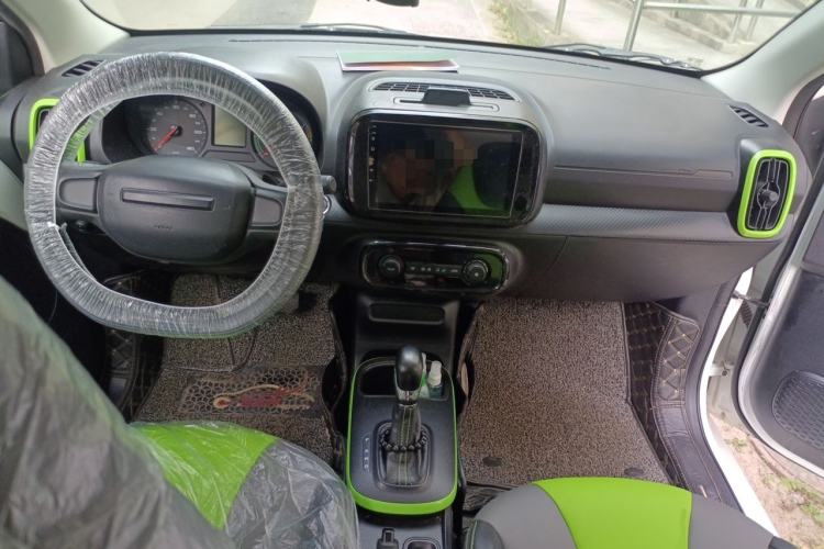 Used Roewe Clever 2020 Urban Style Edition Center Console