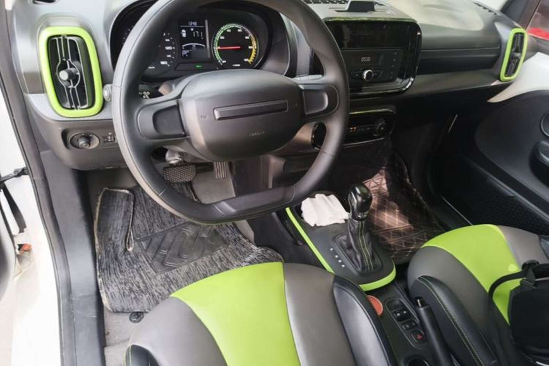 Used Roewe Clever 2020 Urban Style Edition Center Console