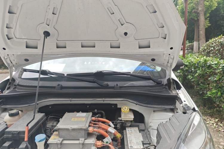 Used Roewe Clever 2020 Urban Style Edition Engine Bay