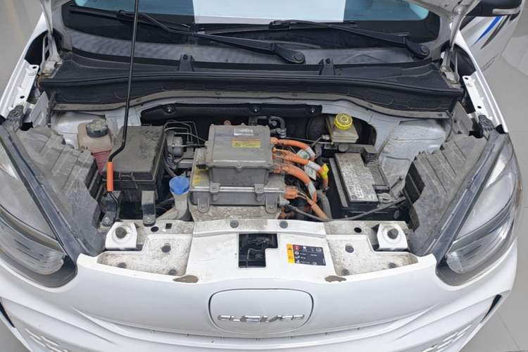 Used Roewe Clever 2020 Urban Style Edition Engine Bay