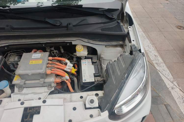 Used Roewe Clever 2020 Urban Style Edition Engine Bay Left