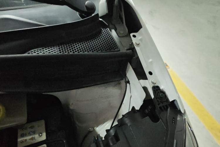 Used Roewe Clever 2020 Urban Style Edition Engine Bay Left