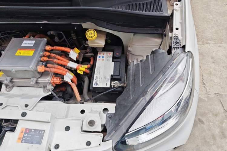 Used Roewe Clever 2020 Urban Style Edition Engine Bay Left