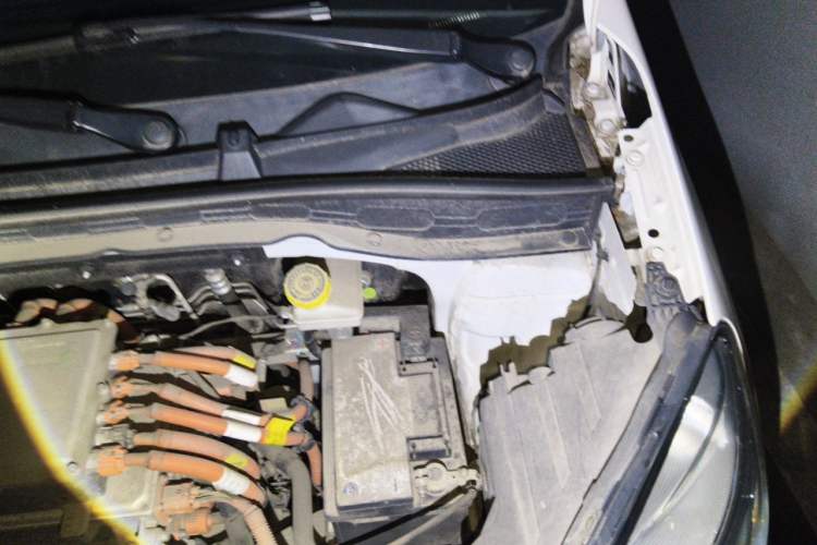 Used Roewe Clever 2020 Urban Style Edition Engine Bay Left