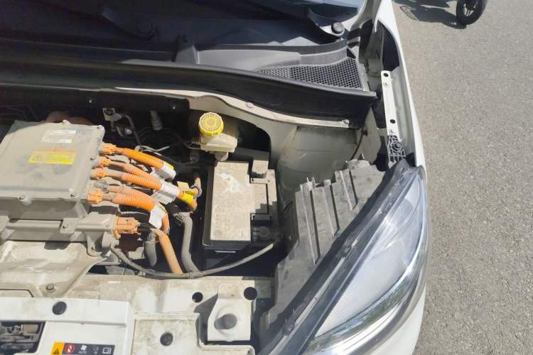 Used Roewe Clever 2020 Urban Style Edition Engine Bay Left