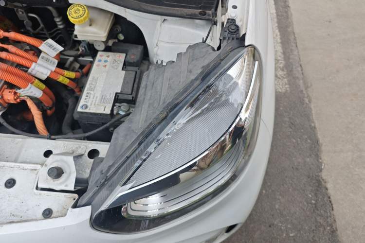 Used Roewe Clever 2020 Urban Style Edition Engine Bay Left