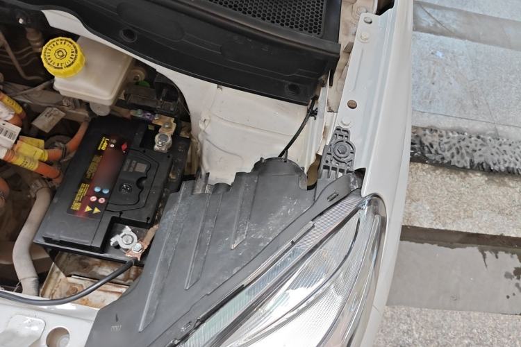 Used Roewe Clever 2020 Urban Style Edition Engine Bay Left