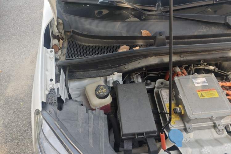 Used Roewe Clever 2020 Urban Style Edition Engine Bay Right