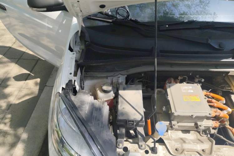 Used Roewe Clever 2020 Urban Style Edition Engine Bay Right