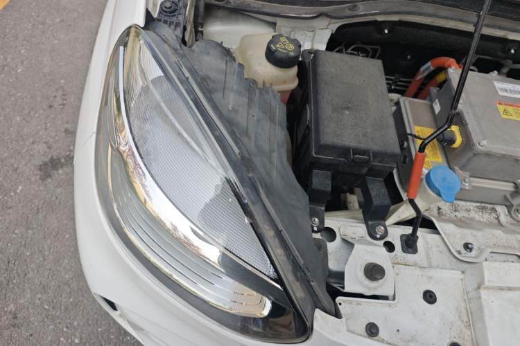 Used Roewe Clever 2020 Urban Style Edition Engine Bay Right