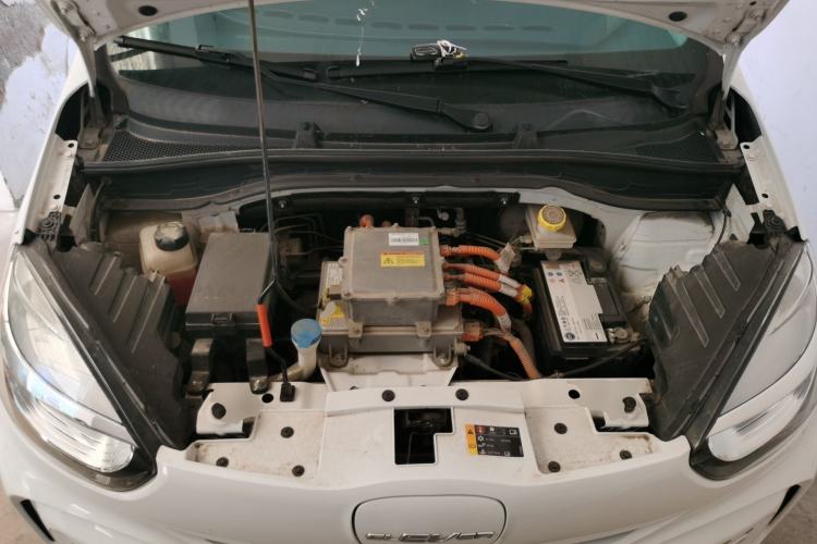 Used Roewe Clever 2020 Urban Style Edition Engine Bay