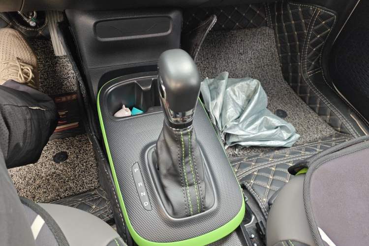 Used Roewe Clever 2020 Urban Style Edition Gear Lever