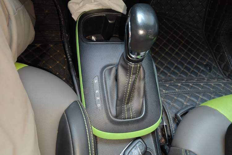 Used Roewe Clever 2020 Urban Style Edition Gear Lever