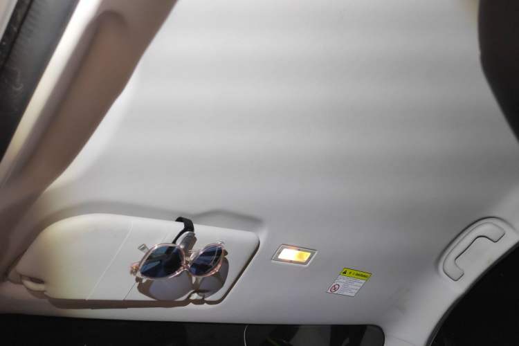 Used Roewe Clever 2020 Urban Style Edition Headliner
