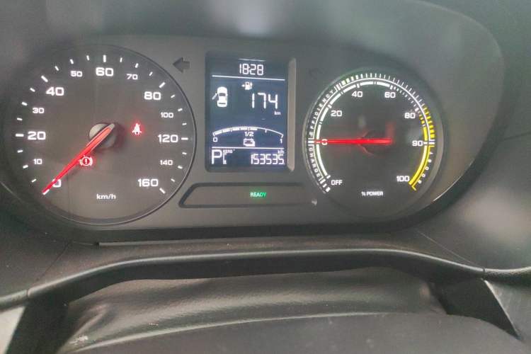 Used Roewe Clever 2020 Urban Style Edition Odometer Close Up