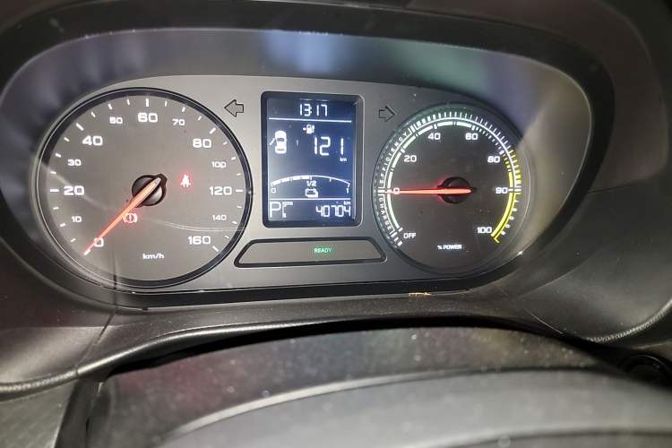 Used Roewe Clever 2020 Urban Style Edition Odometer Close Up
