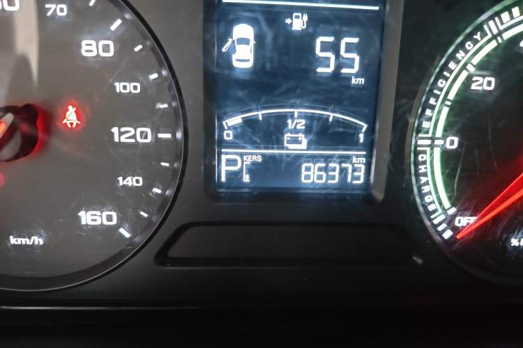 Used Roewe Clever 2020 Urban Style Edition Odometer Close Up