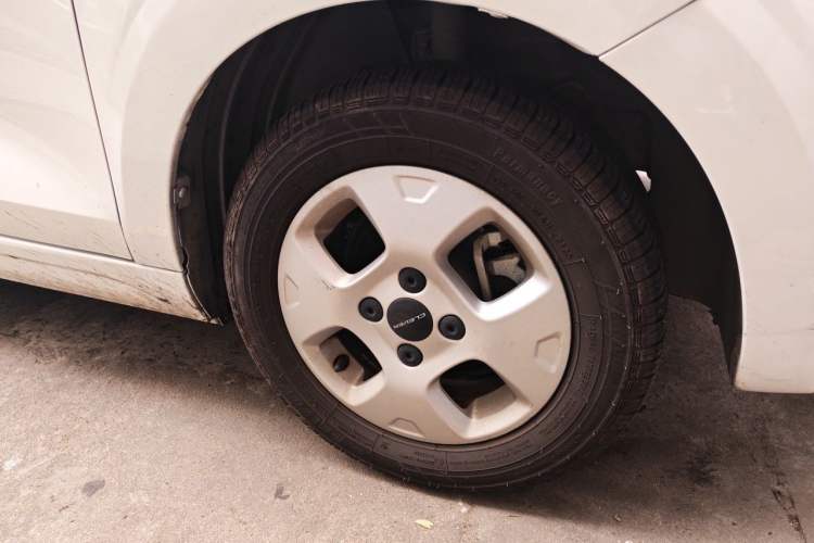 Used Roewe Clever 2020 Urban Style Edition Right Front Wheel Hub