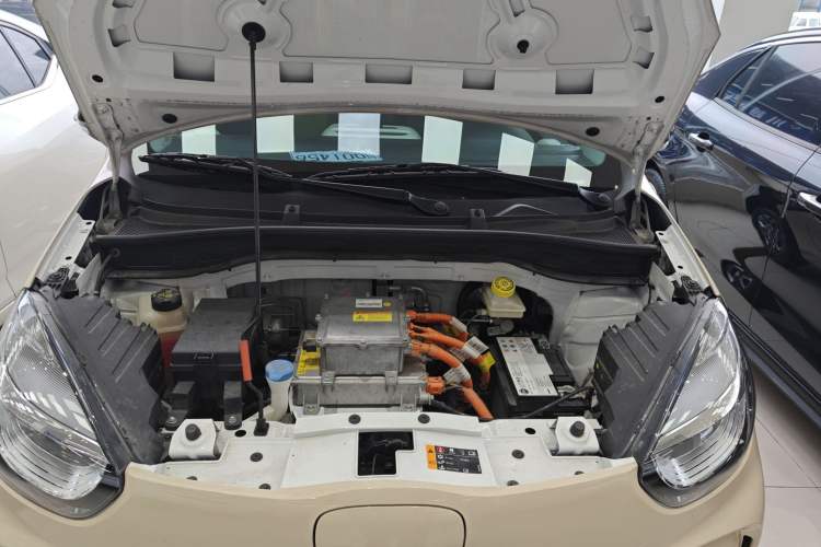 Used Roewe Clever 2020 Urban Style Edition Engine Bay