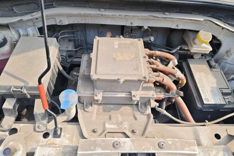 Used Roewe Clever 2021 302 km New Four-Seater Super-Efficient Version Engine Bay