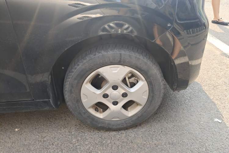 Used Roewe Clever 2021 302 km New Four-Seater Super-Efficient Version Exterior 1