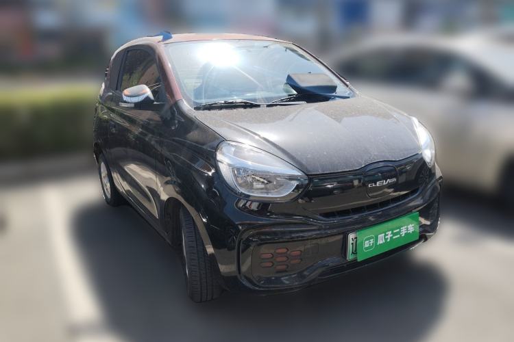 Used Roewe Clever 2021 302 km New Four-Seater Super-Efficient Version Front Right 45 Deg