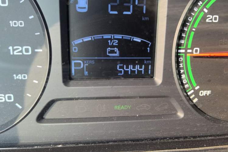 Used Roewe Clever 2021 302km Excellence Edition Odometer Close Up