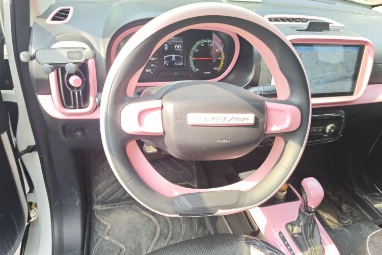 Used Roewe Clever 2021 302 km New Four-Seater Super-Efficient Version Steering Wheel