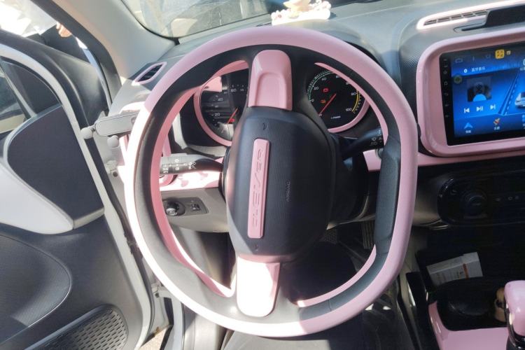 Used Roewe Clever 2021 302 km New Four-Seater Super-Efficient Version Steering Wheel