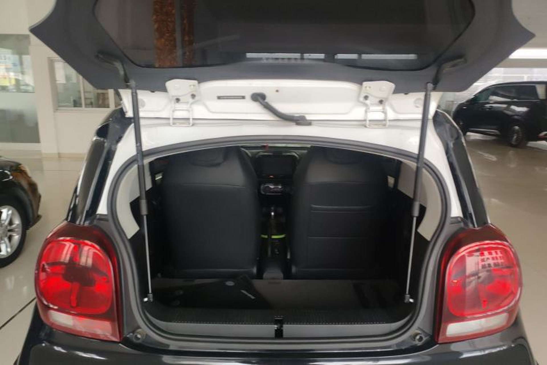 Used Roewe Clever 2021 302km Excellence Edition Trunk