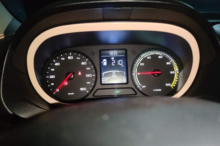 Used Roewe Clever 2021 302 km New Four-Seater Super-Efficient Version Instrument Cluster
