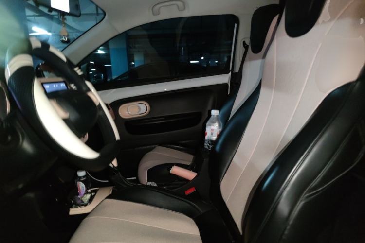 Used Roewe Clever 2021 302 km New Four-Seater Super-Efficient Version Left Front Seat