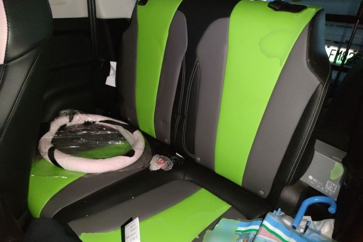 Used Roewe Clever 2021 302 km New Four-Seater Super-Efficient Version Left Rear Seat