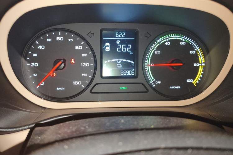 Used Roewe Clever 2021 302km Excellence Edition Odometer Close Up