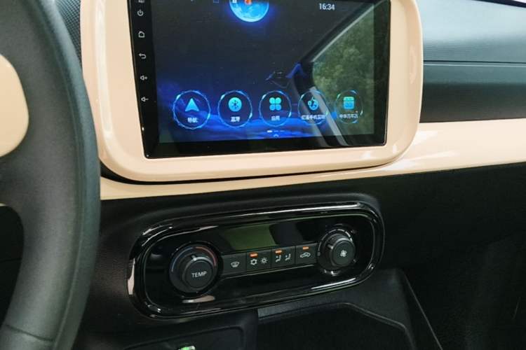 Used Roewe Clever 2021 302km Excellence Edition Audio And AC Panel