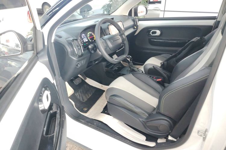 Used Roewe Clever 2021 302 km New Four-Seater Super-Efficient Version Driver Seat