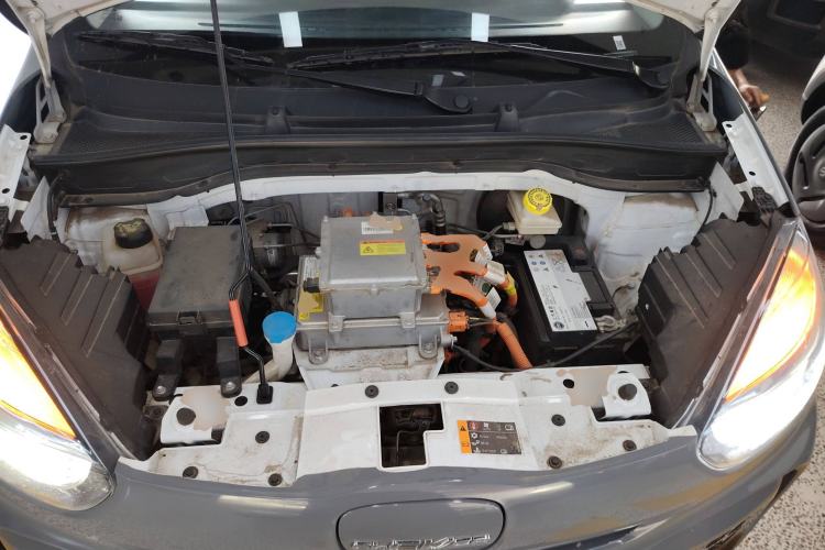 Used Roewe Clever 2021 302 km New Four-Seater Super-Efficient Version Engine Bay