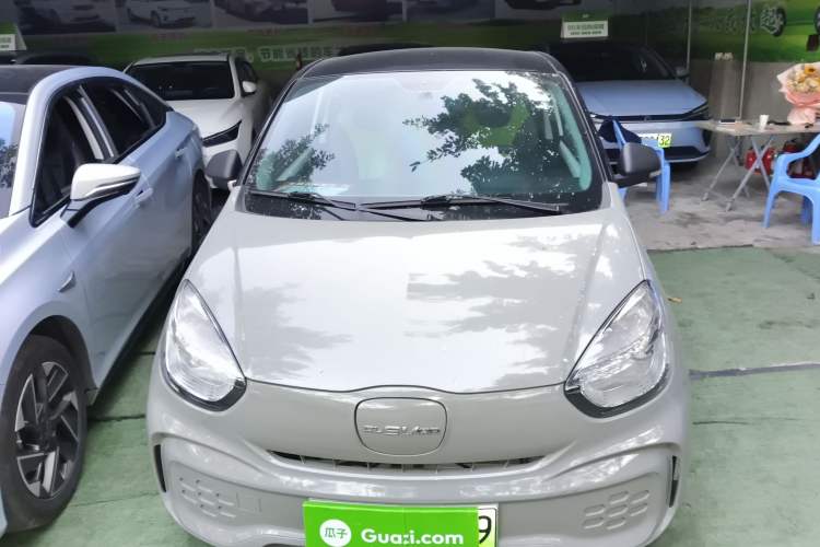 Used Roewe Clever 2021 302 km New Four-Seater Super-Efficient Version Front