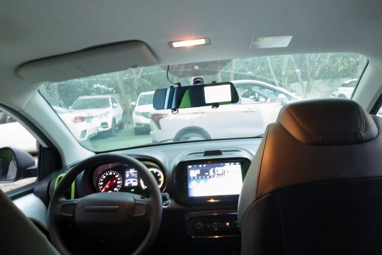 Used Roewe Clever 2021 302 km New Four-Seater Super-Efficient Version Headliner