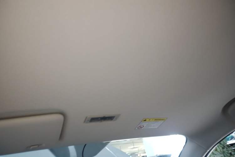 Used Roewe Clever 2021 302 km New Four-Seater Super-Efficient Version Headliner