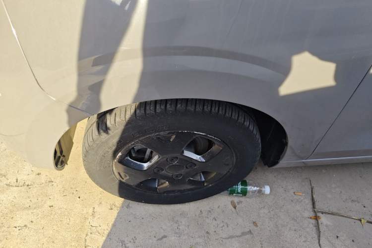 Used Roewe Clever 2021 302km Excellence Edition Left Front Wheel Hub
