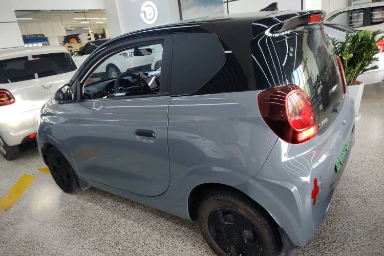 Used Roewe Clever 2021 302 km New Four-Seater Super-Efficient Version Left Side
